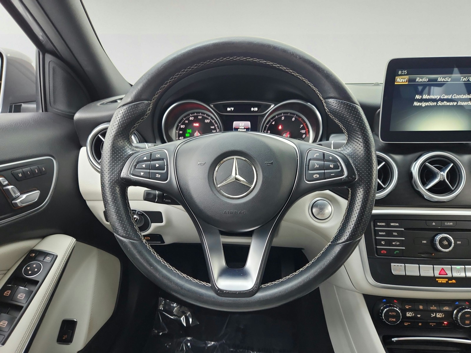 Used 2018 Mountain Grey Metallic Mercedes-Benz GLA 250 image 23