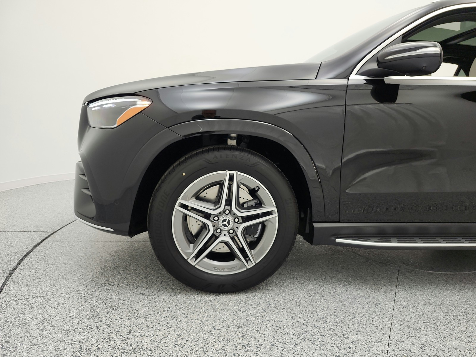 New 2026 Black Mercedes-Benz GLE 450e 4MATIC® SUV image 13