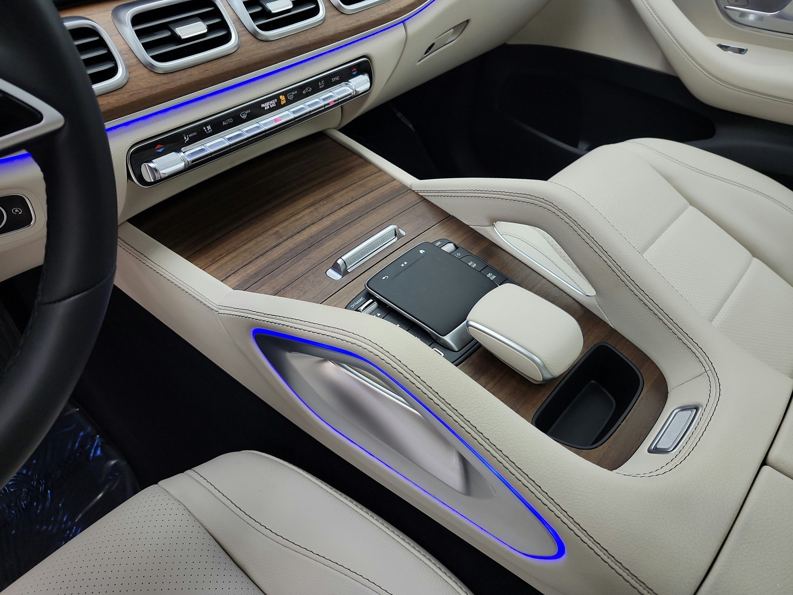 Used 2025 Polar White Mercedes-Benz GLE 350 SUV image 27