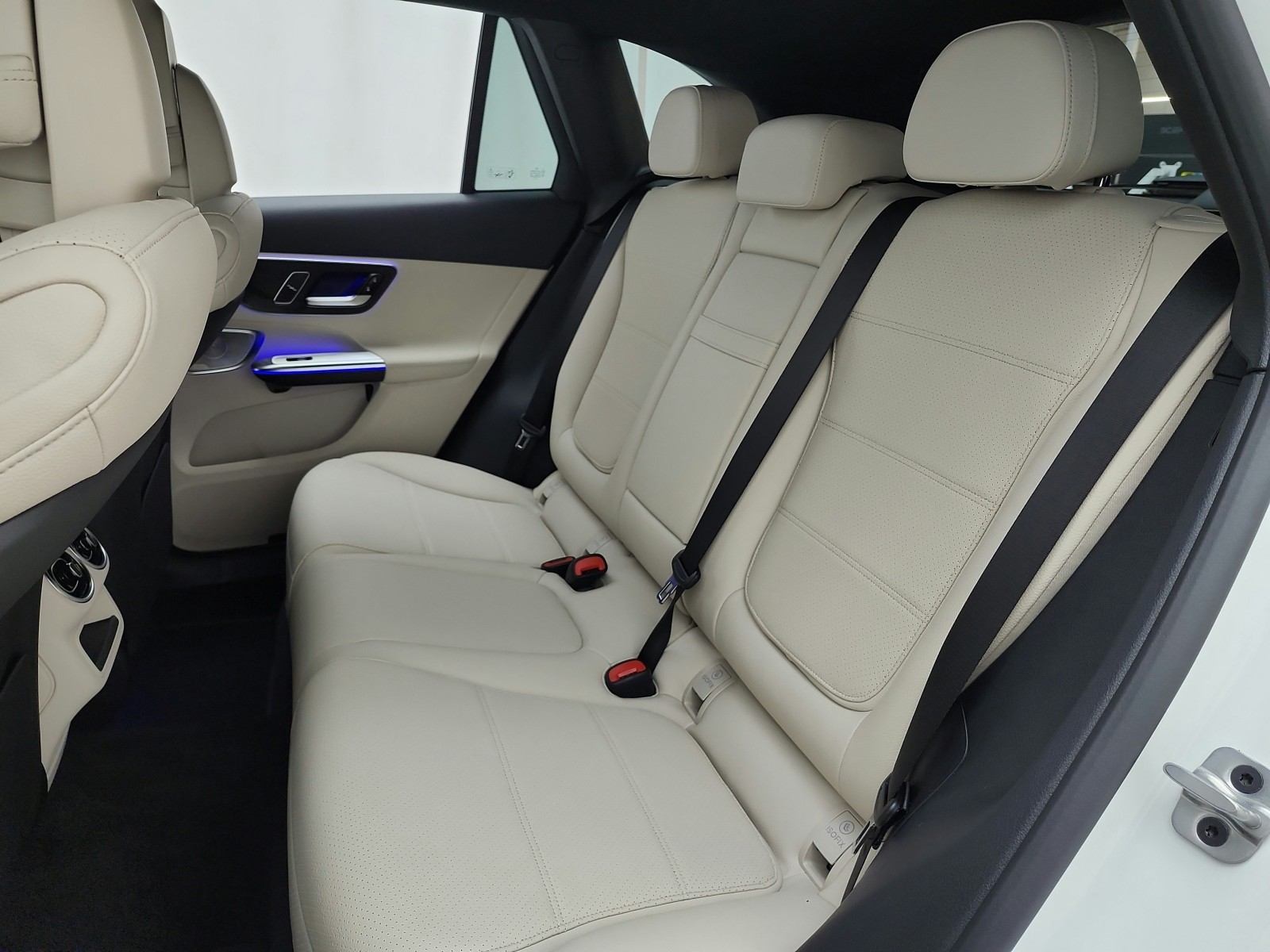 New 2026 Polar White Mercedes-Benz GLC 300 4MATIC® SUV image 11
