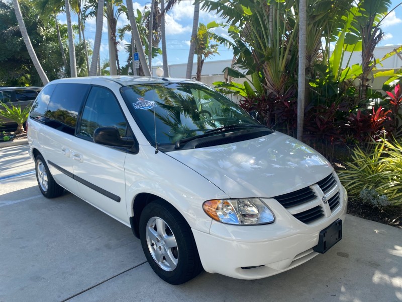 2006 Dodge Caravan SXT LOW MILES 28,367 1 OWNER HANDICAP LIFT in , 