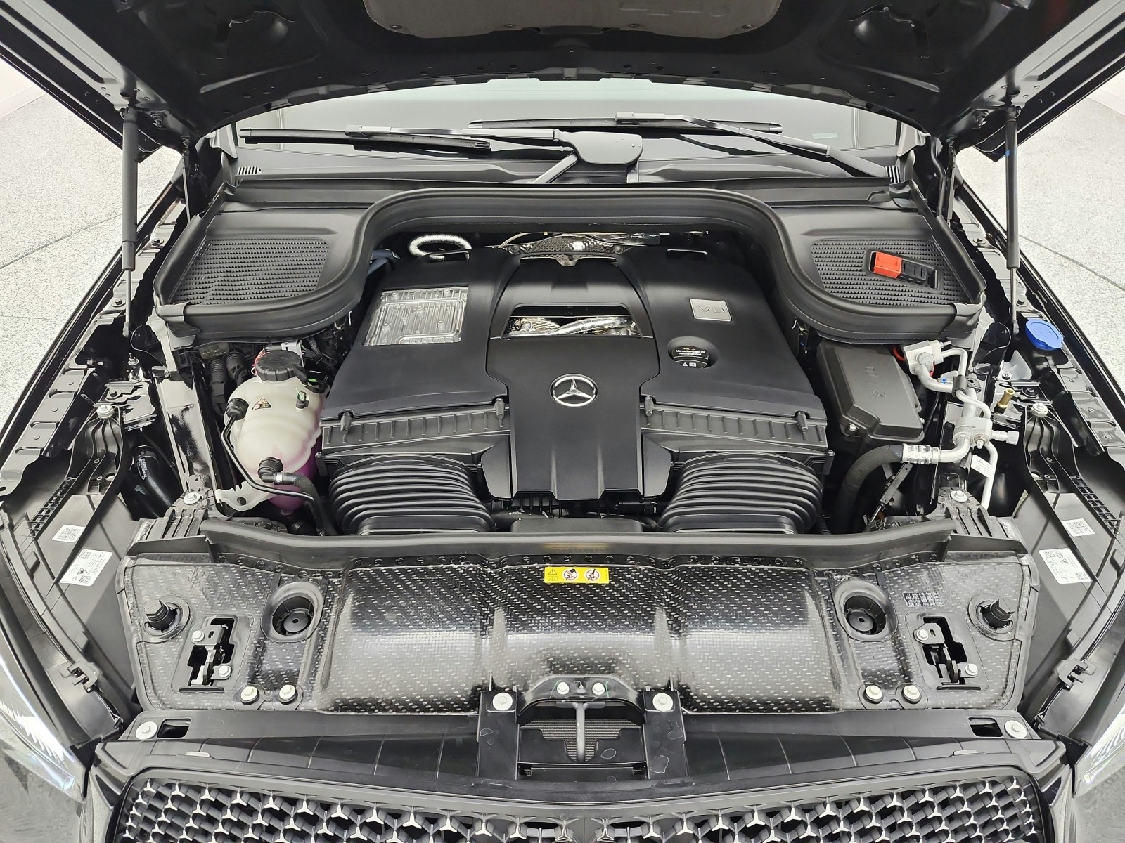 New 2026 Obsidian Black Metallic Mercedes-Benz GLE 580 4MATIC® SUV image 12