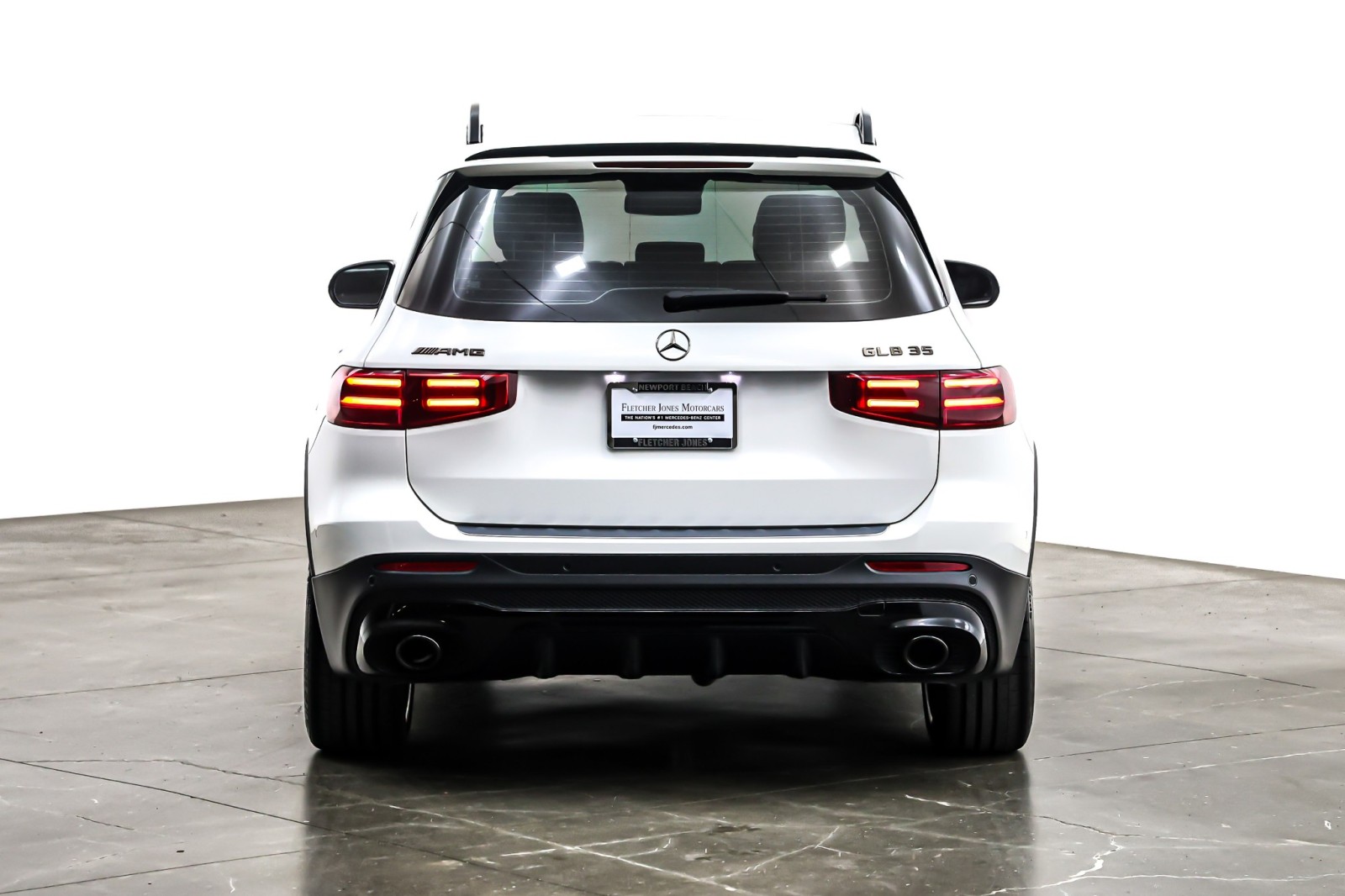 Used 2025 Polar White Mercedes-Benz AMG® GLB 35 4MATIC SUV image 5