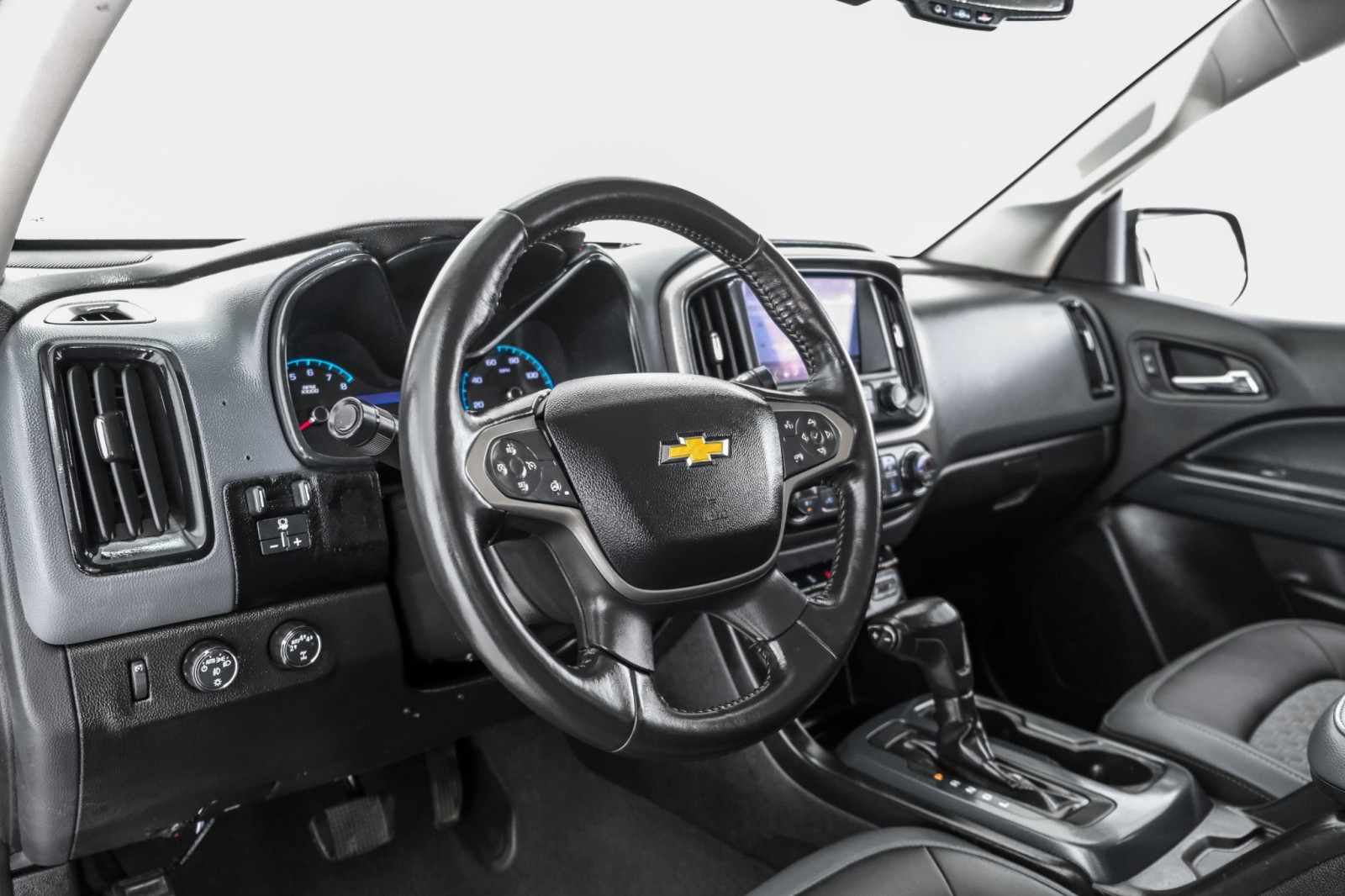 2019 Chevrolet Colorado Z71 CREW CAB 4WD AUTOMATIC HEATED SEATS REAR CAMER 3