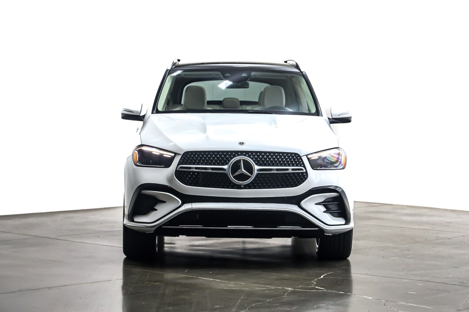 New 2026 MANUFAKTUR Moonlight White Metallic Mercedes-Benz GLE 450 image 2