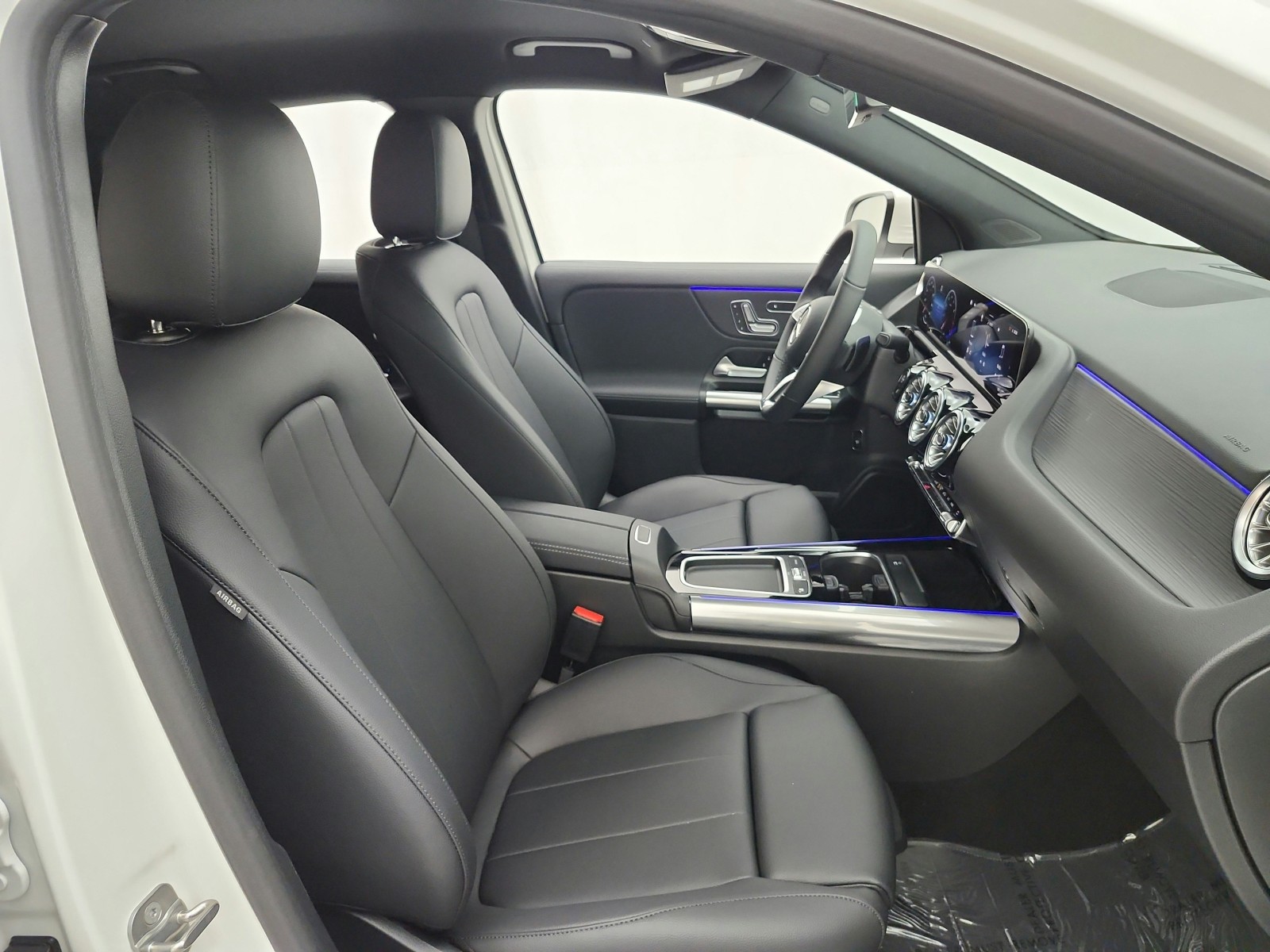 New 2026 Polar White Mercedes-Benz GLA 250 SUV image 14