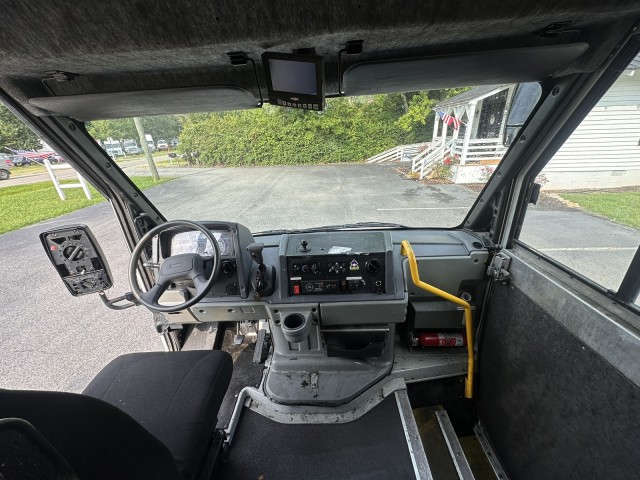 2018 Isuzu Reach 14' Step Van Diesel   Automatic in , 