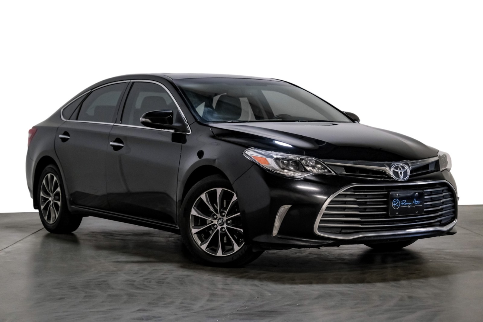 2016 Toyota Avalon XLE Plus 3