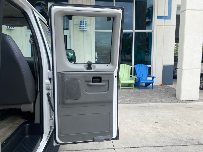 2008 Ford Econoline Wagon XLT 15 PASSENGERS E350 CLEAN in , 