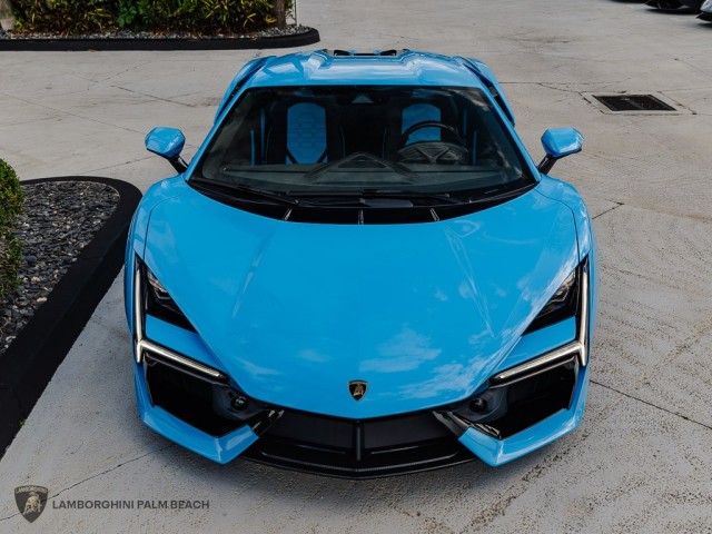 Lamborghini Revuelto