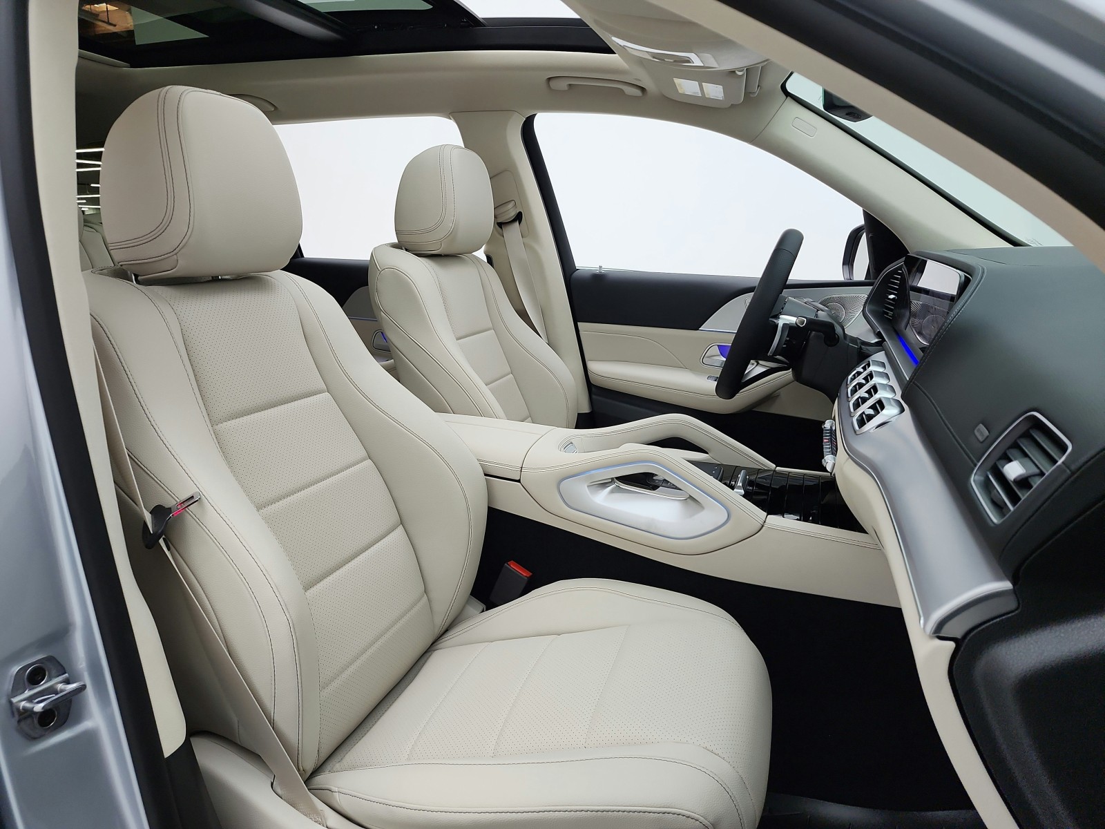 New 2026 Cirrus Silver Metallic Mercedes-Benz GLS 450 4MATIC® SUV image 15