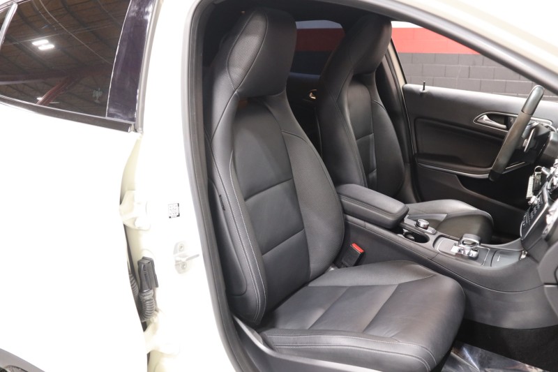 2015 Mercedes-Benz GLA 45 AMG 4MATIC w/Performance Pkgs 4dr Suv in , 