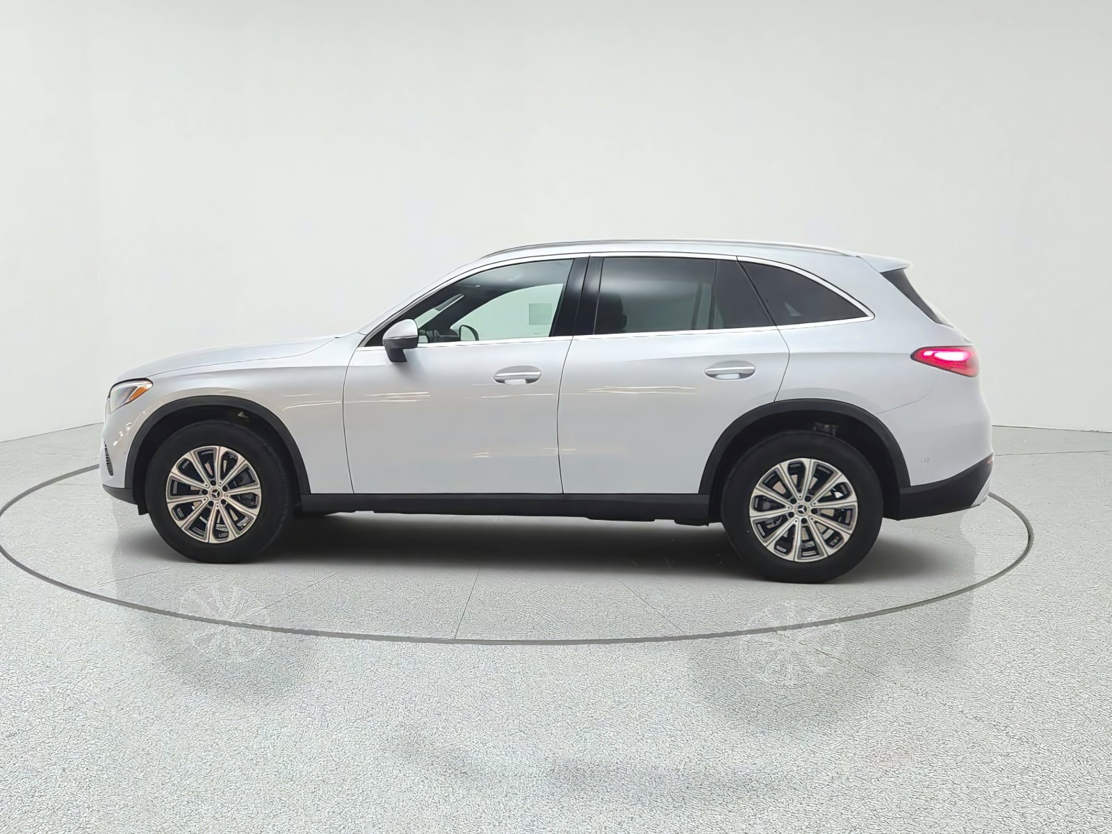 New 2027 Cirrus Silver Metallic Mercedes-Benz GLC 300 SUV image 8