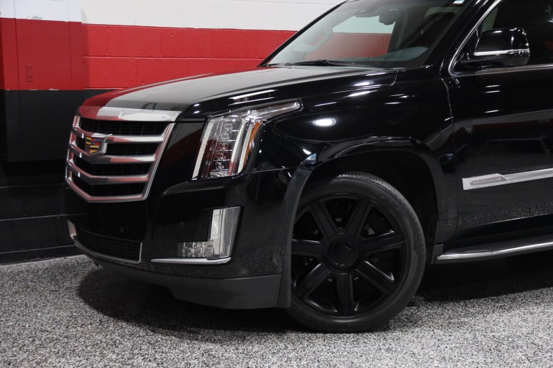2016 Cadillac Escalade ESV Luxury Collection 4WD 4dr Suv in , 