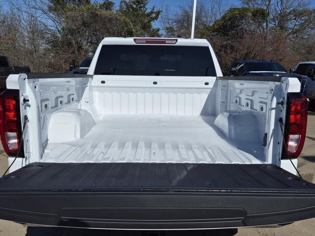 View vehicle photo 7