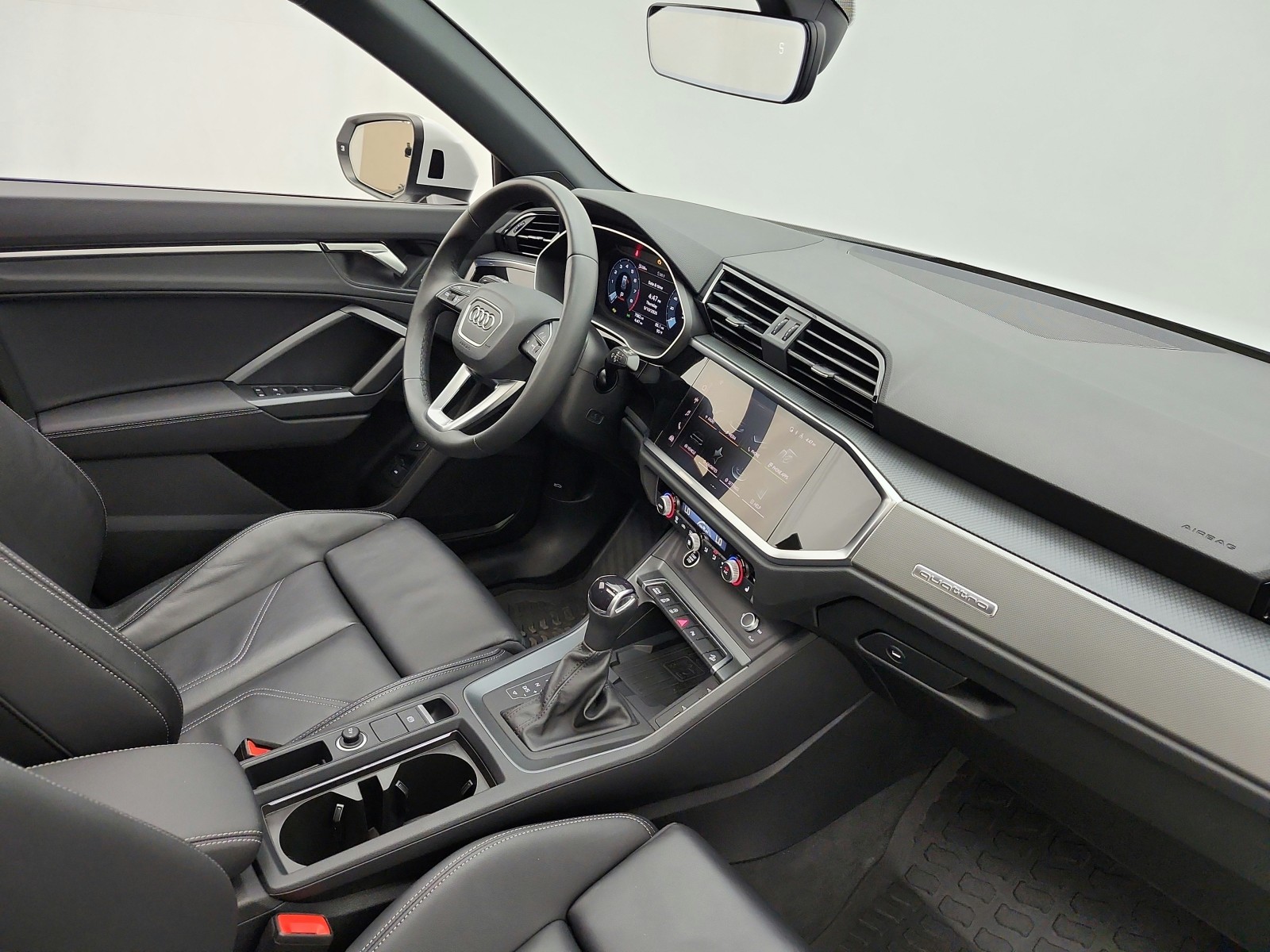 Used 2025 Glacier White Metallic Audi S line Premium image 18