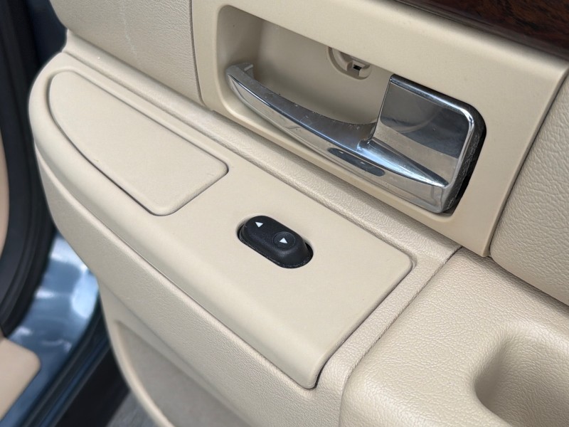 2007 Mercury Grand Marquis LS LOW MILES 52,599 1 OWNER in ,