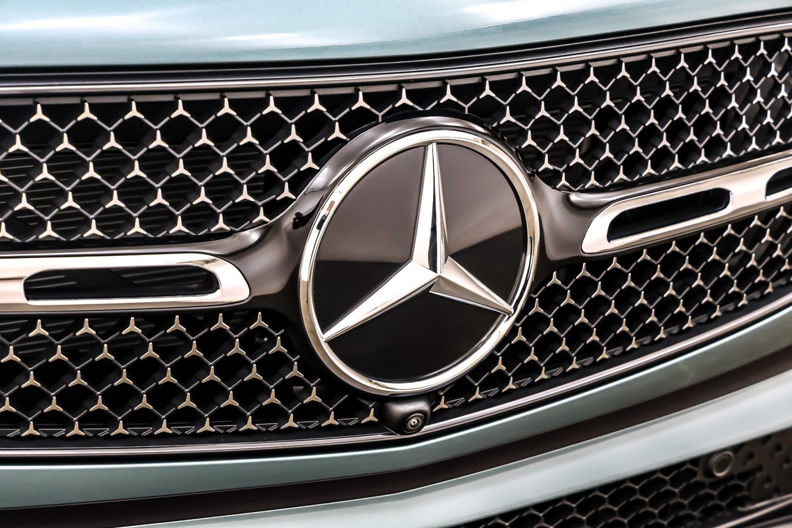 New 2026 Verde Silver Metallic Mercedes-Benz GLC 300 image 13