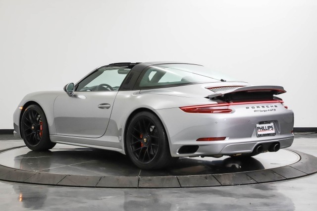 2019 Porsche 911 4 GTS 3