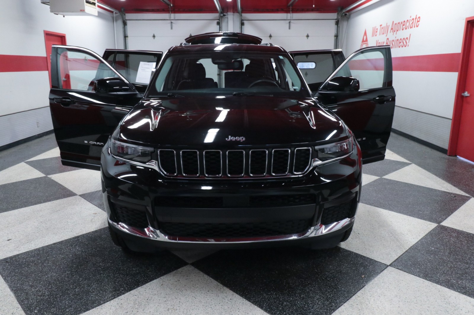 Used Car 2023 Jeep Grand Cherokee L  Laredo For Sale Under $30,000 In Austin, Texas
