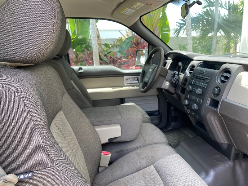 2010 Ford F-150 4 DR CREW XL LOW MILES 34,625 in , 