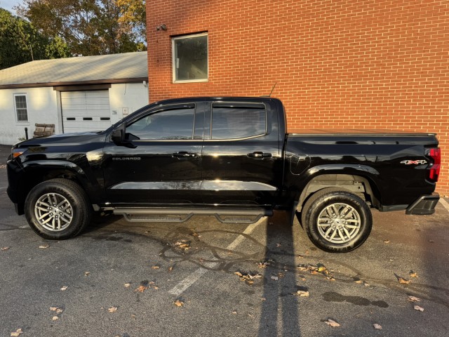 2023 Chevrolet Colorado 4WD LT 2