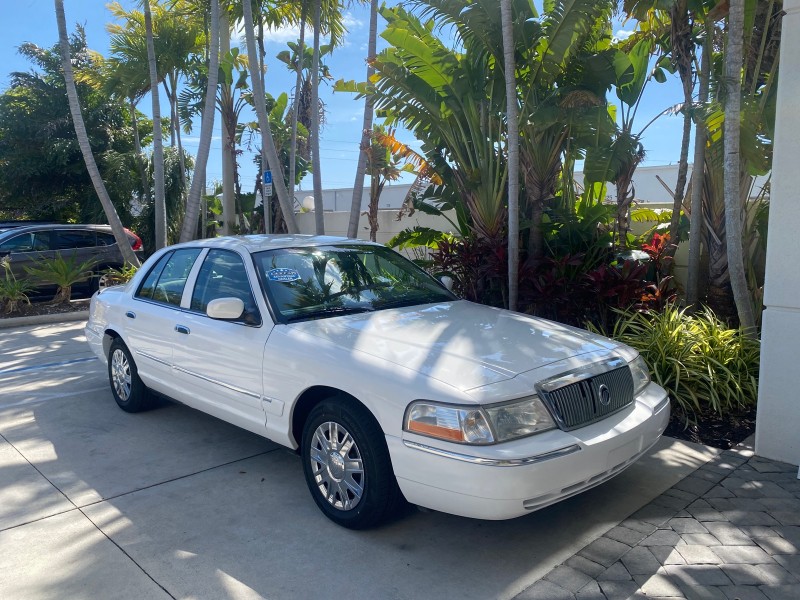 2005 Mercury Grand Marquis GS LOW MILES 49,348 in , 