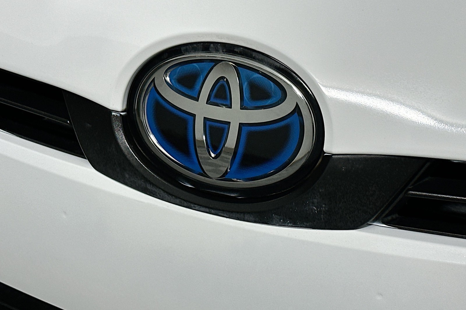 Used 2022 White Toyota Nightshade image 15