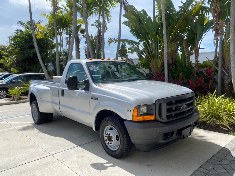 2001 Ford Super Duty F-350 DRW XL 1 OWNER LOW MILES 14,269 in , 
