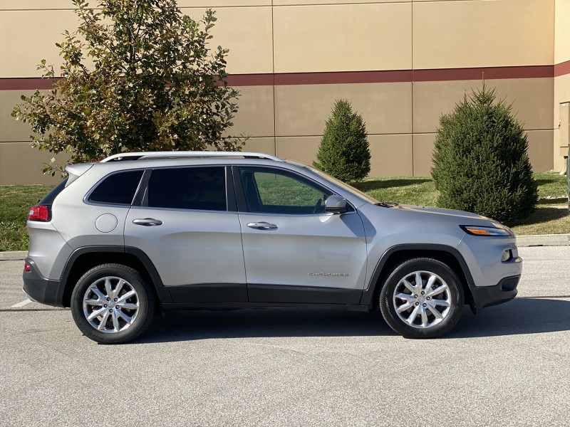 2016 Jeep Cherokee Limited in CHESTERFIELD, Missouri