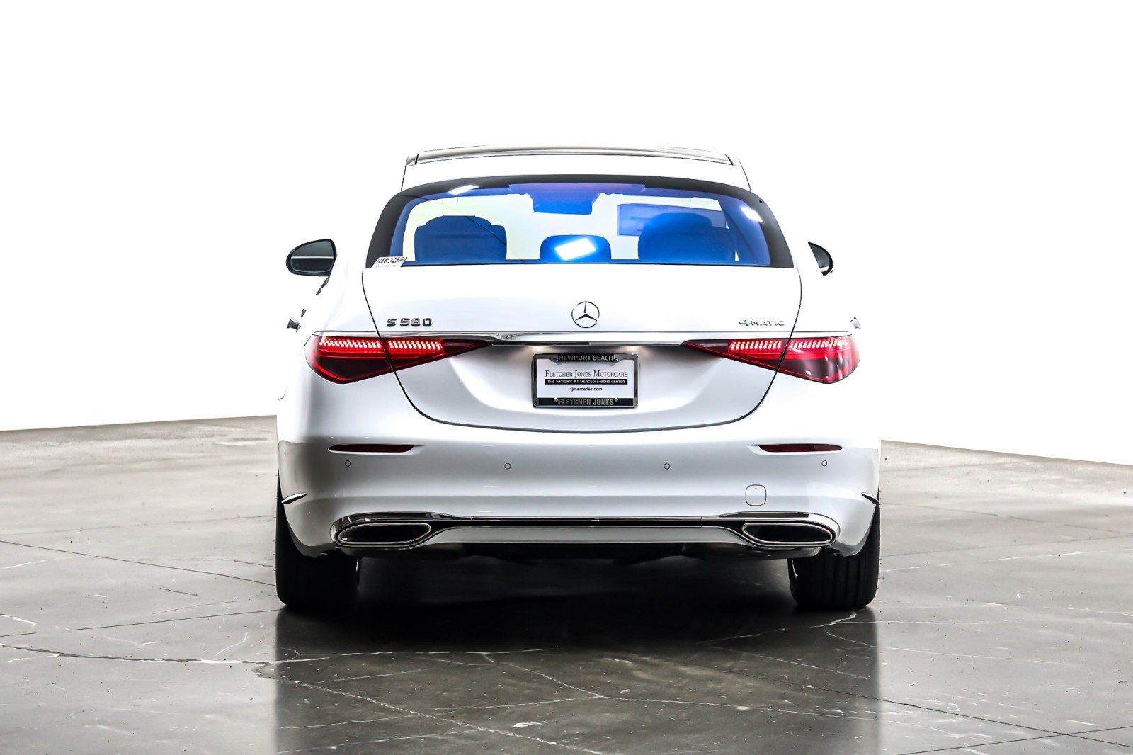 New 2026 MANUFAKTUR Moonlight White Metallic Mercedes-Benz S 580 image 3