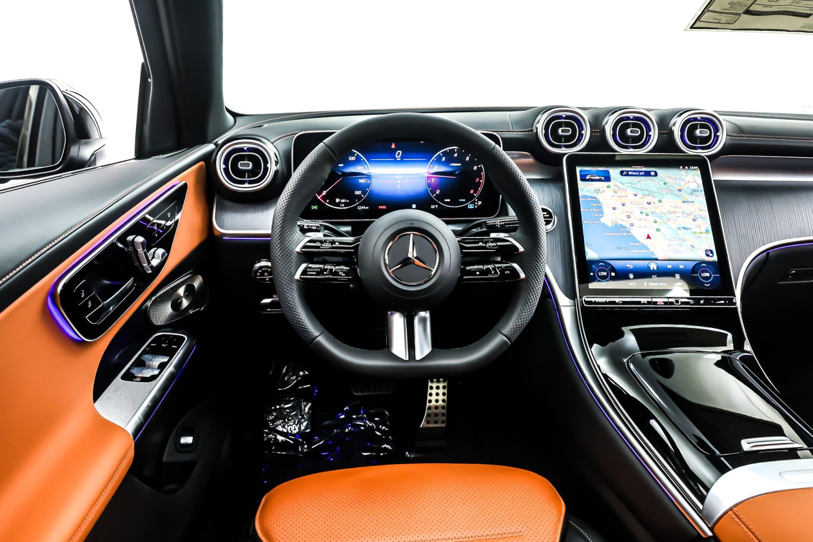 New 2026 Black Mercedes-Benz GLC 300 image 4