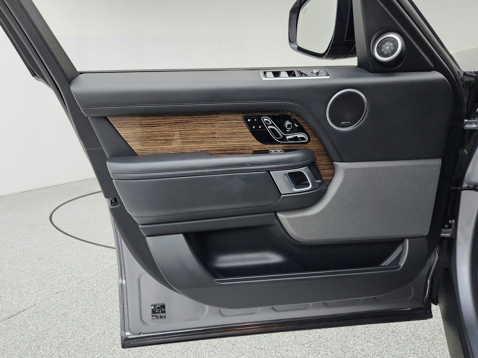 Used 2021 EIGER GREY Land Rover Westminster image 26