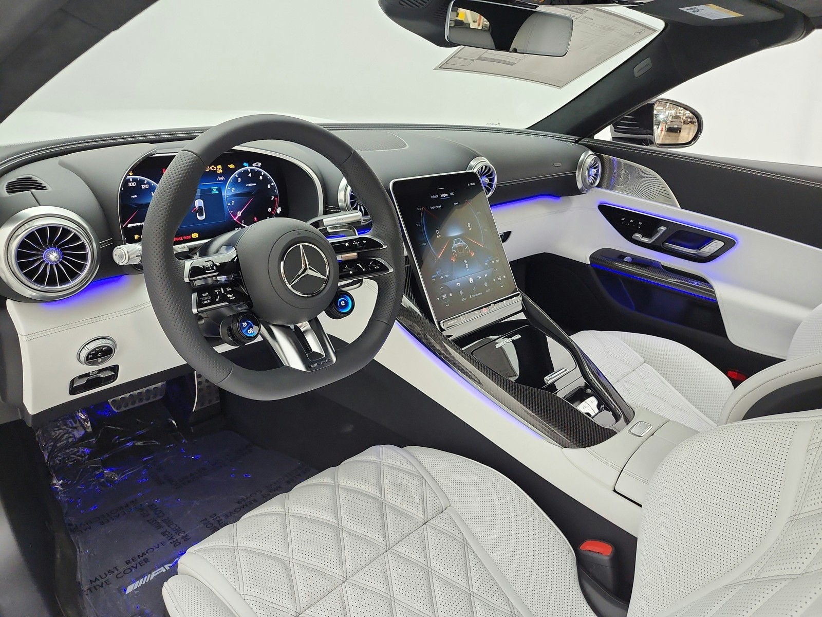 New 2027 MANUFAKTUR Moonlight White Metallic Mercedes-Benz AMG® SL 55 Roadster image 10