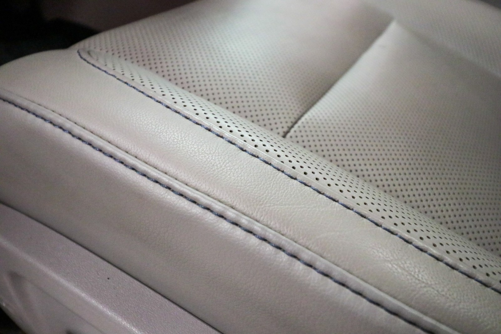 Used Car 2019 Toyota Highlander  Limited Platinum For Sale Under $30,000 In Austin, Texas