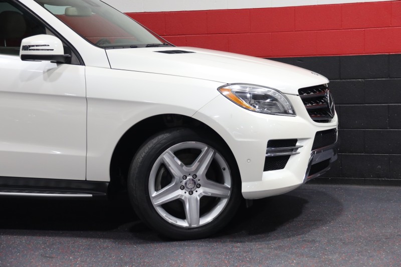 2014 Mercedes-Benz ML550 AMG Sport 4-Matic 4dr Suv in , 