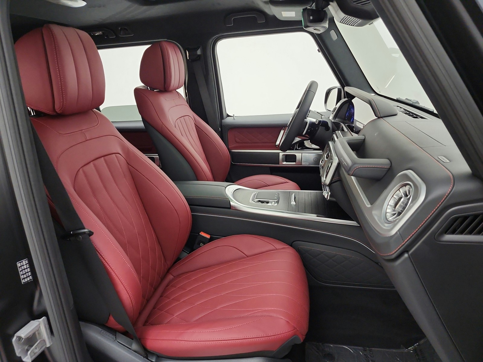 New 2027 MANUFAKTUR Night Black magno Mercedes-Benz G 580e SUV image 14