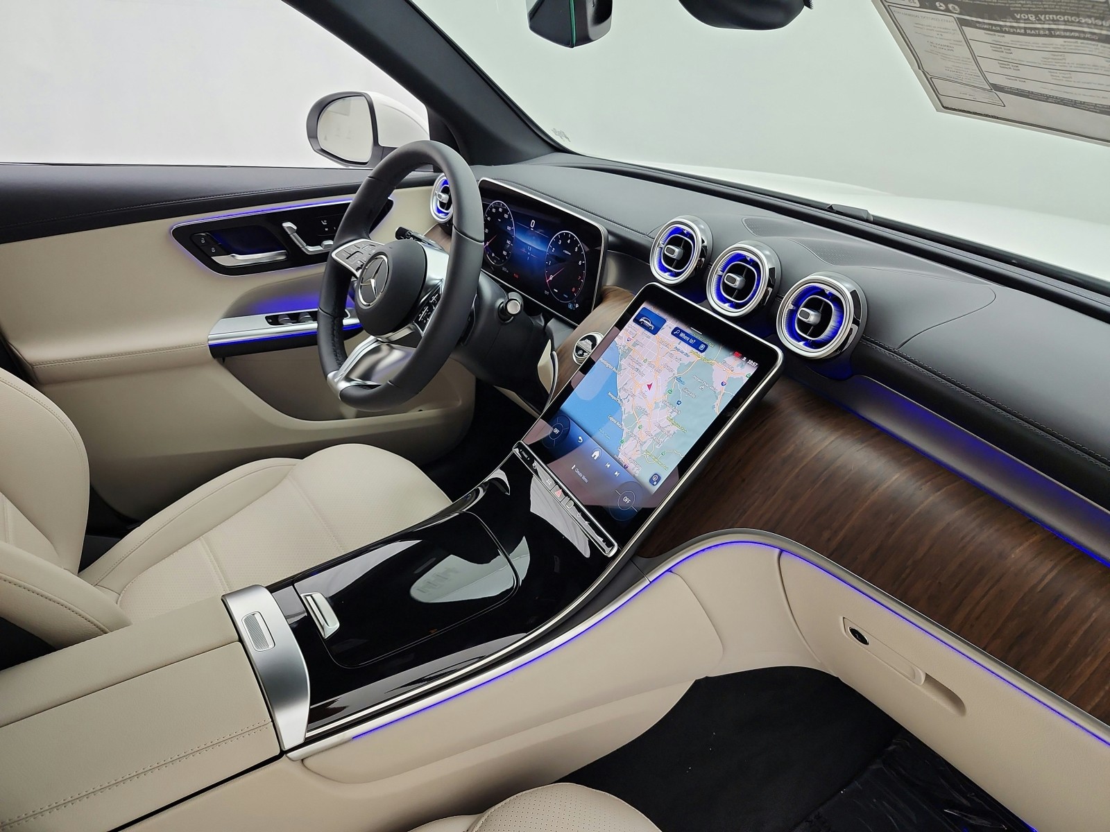 New 2027 Polar White Mercedes-Benz GLC 300 SUV image 13