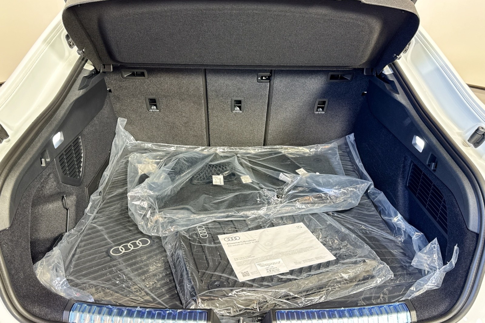 New 2025 Glacier White Metallic Audi Premium Plus 2.0 TFSI quattro image 21