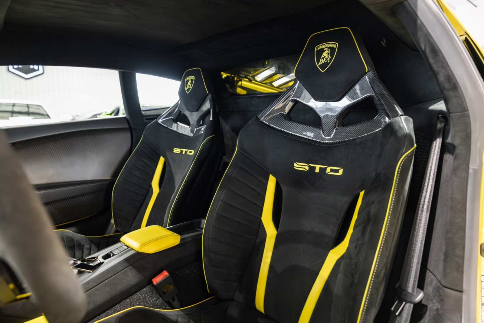Used Car 2022 Lamborghini Huracan Sto  - $14k Giallo Belenus Paint - Sport Seats - Dark Chrome Interior For Sale Under $400,000 In Boerne, Texas