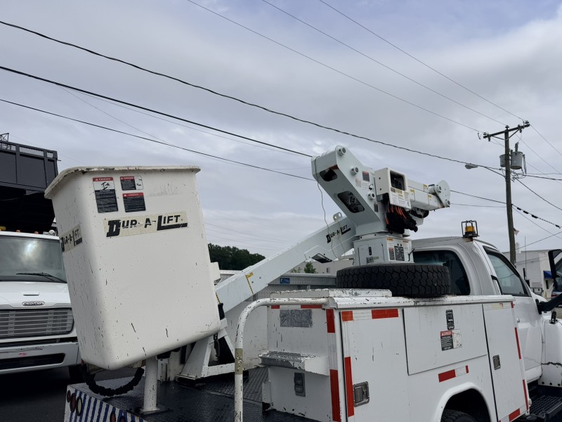 2008 Chevrolet C4500 39' DURALIFT Bucket Truck in ,