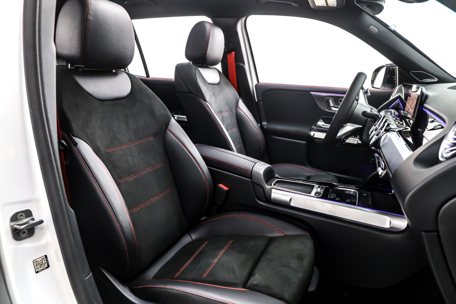 New 2026 Polar White Mercedes-Benz AMG® GLB 35 image 7