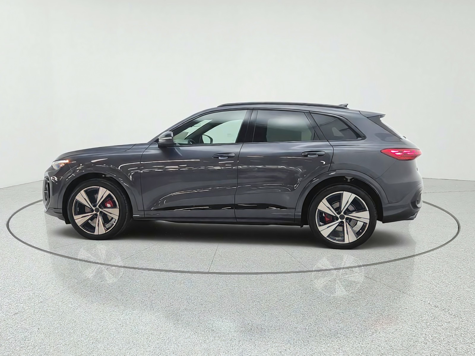 New 2026 Tambora Gray Metallic Audi Premium Plus 3.0 TFSI quattro image 8