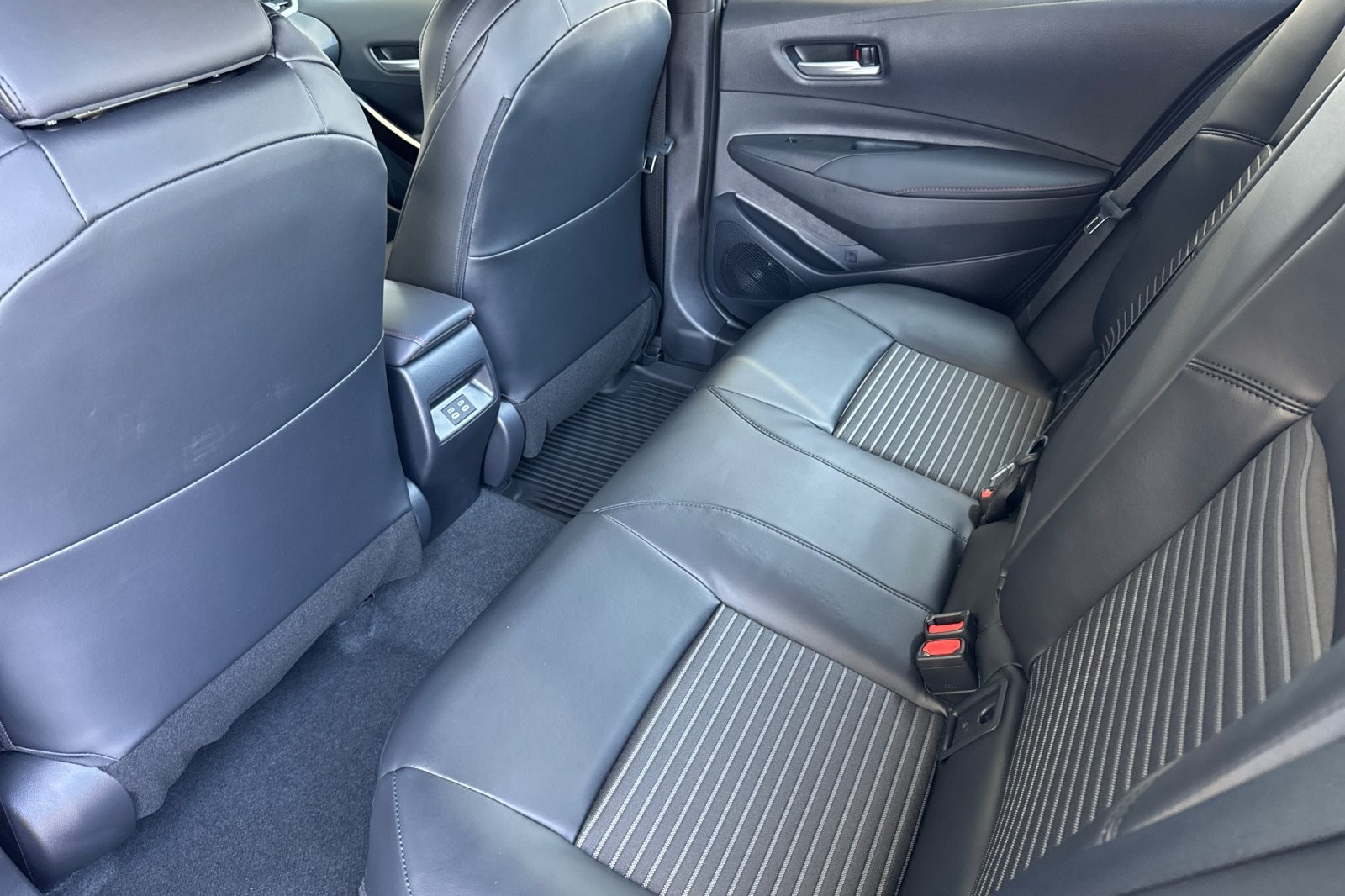 New 2026 WIND CHILL PEARL [EX Toyota XSE image 12