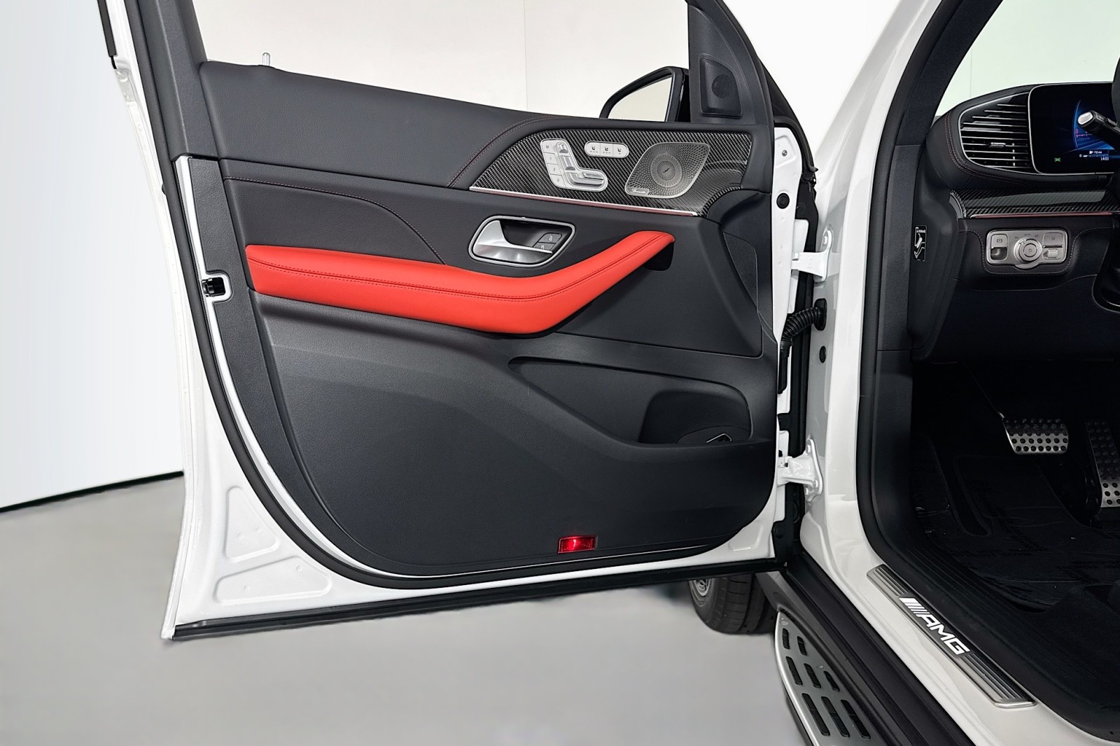 New 2026 Polar White Mercedes-Benz AMG® GLE 53 4MATIC+ SUV image 20