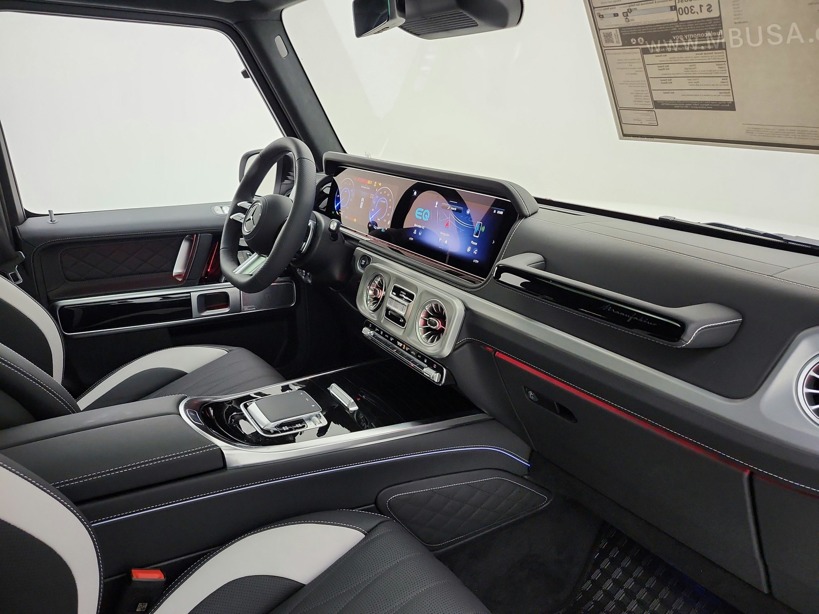 New 2027 MANUFAKTUR Moonlight White Metallic Mercedes-Benz G 580e SUV image 15