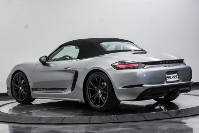 2023 Porsche 718 Boxster T 11