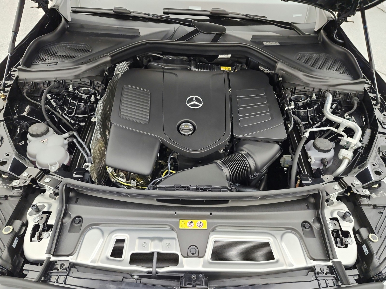 New 2026 Black Mercedes-Benz GLC 300 SUV image 20