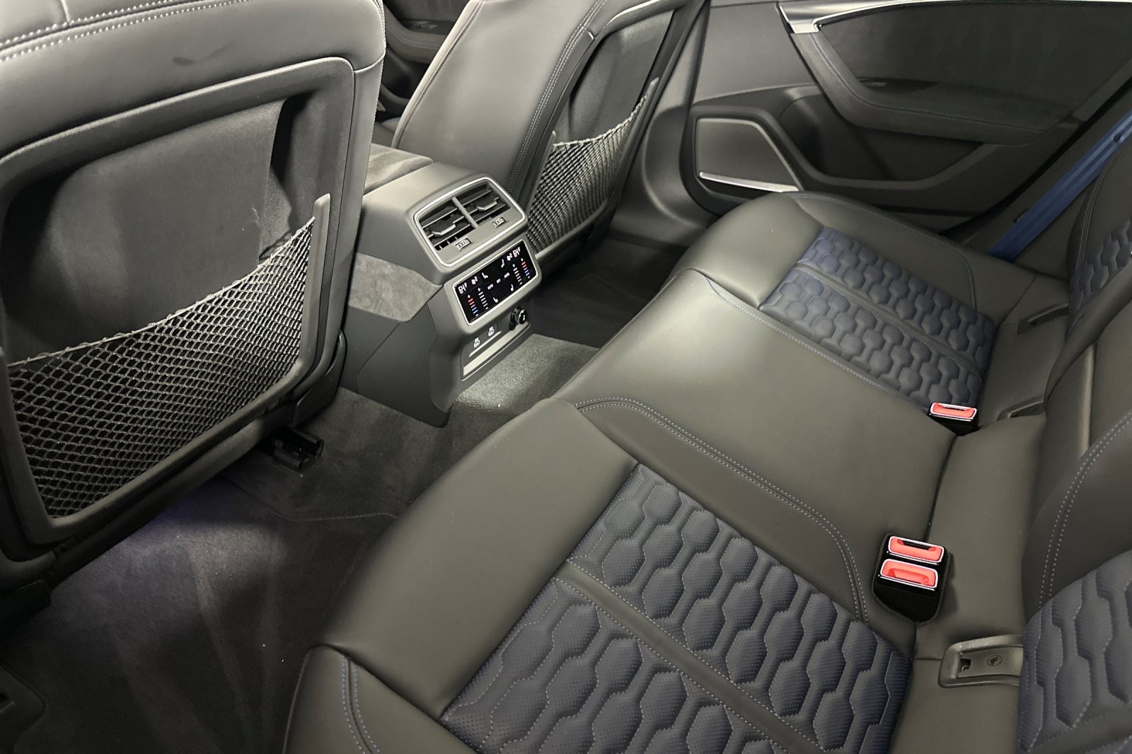 Used 2024 Mythos Black Metallic Audi performance 4.0 TFSI quattro image 11