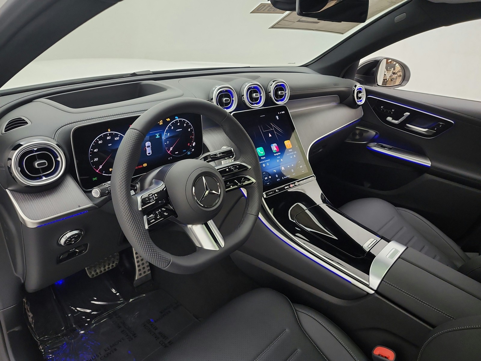 New 2026 Polar White Mercedes-Benz GLC 300 image 10